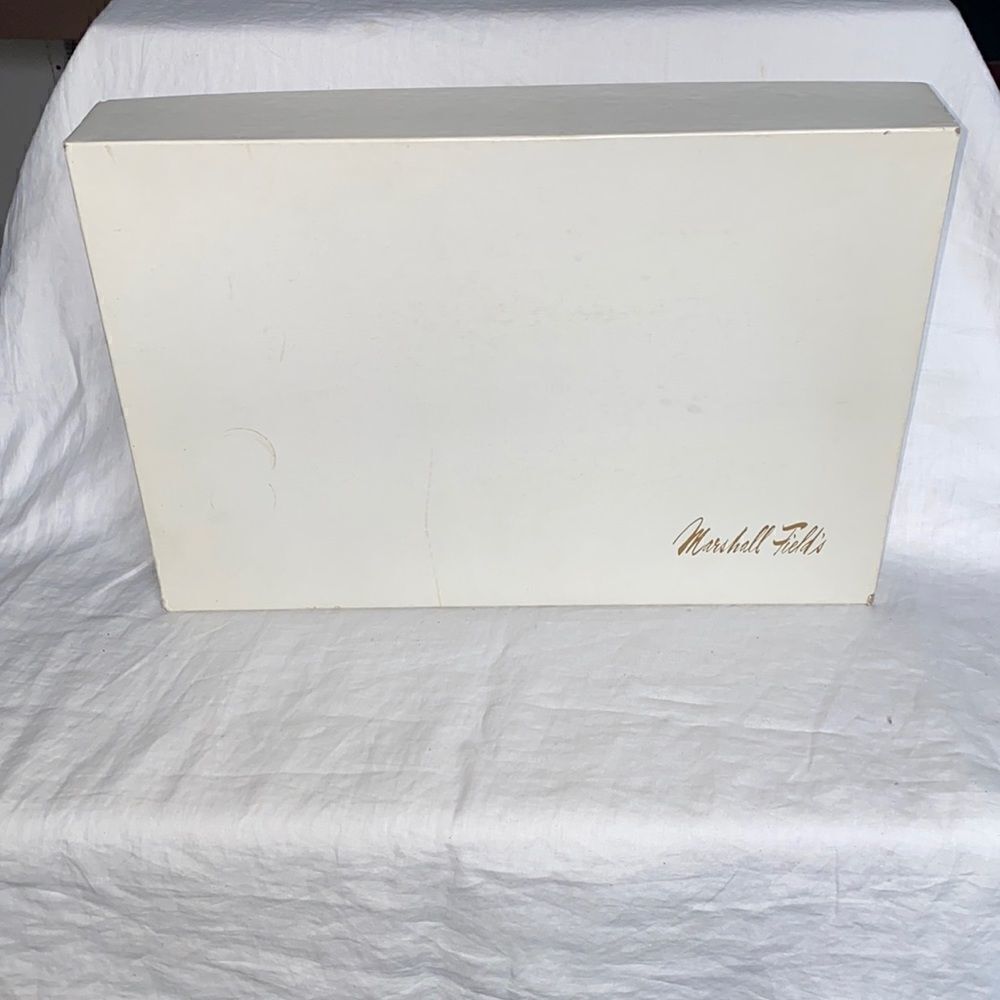 VINTAGE MARSHALL FIELDS Gift Box